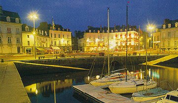 Place Gambetta le soir