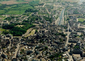 Le centre ville et les jardins des remparts
